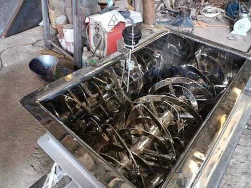 U Shaped Ribbon Blender